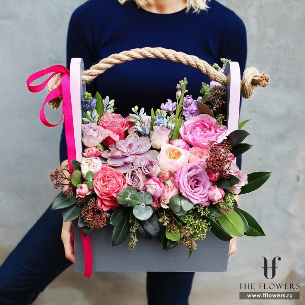 цветочная композиция в ящике