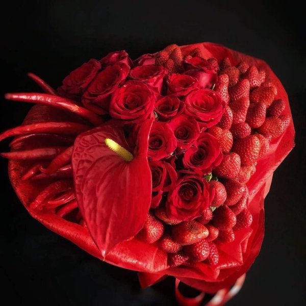 сердце из клубники