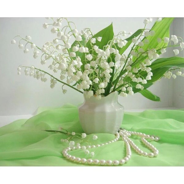 поздравительная открытка с ландышами