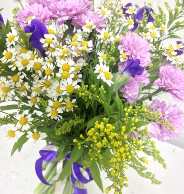 красивые букеты полевых цветов