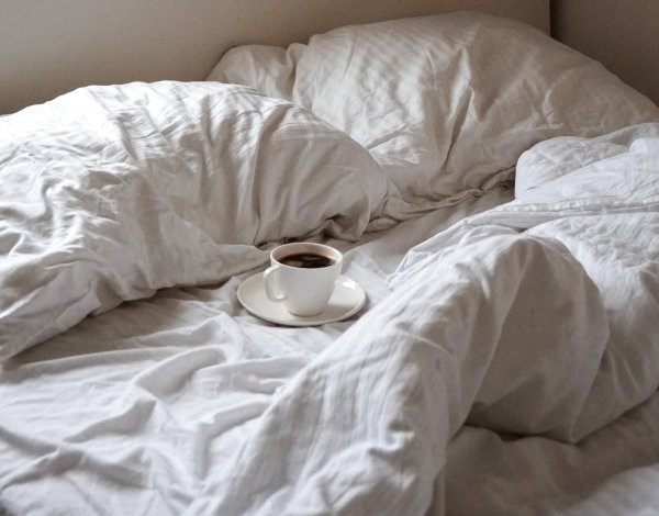 белая постель