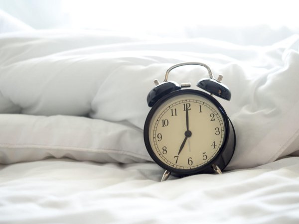 кровать будильник