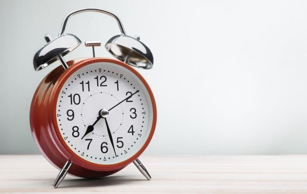 будильник салатовый