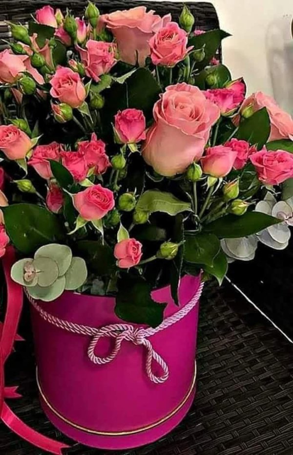 букеты цветов в коробках