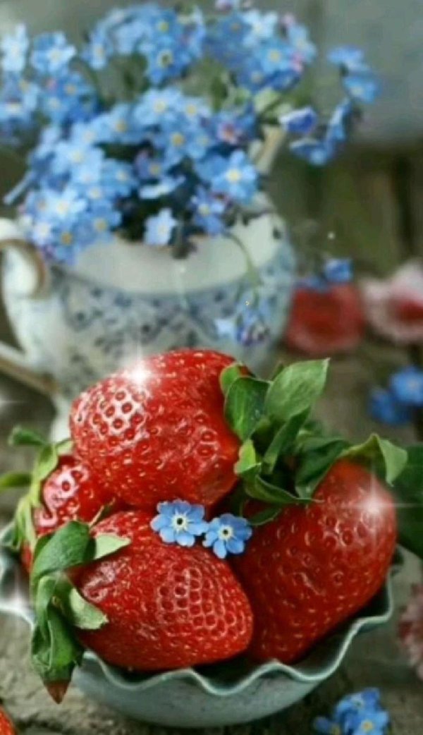 красивая клубника