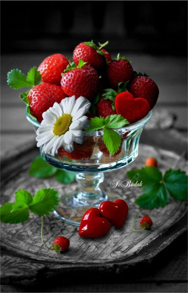 клубника красивая