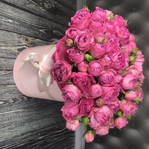 пионовидные розовые розы