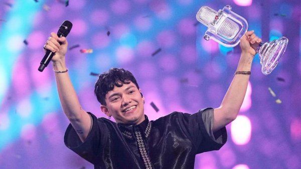 знаменитости певцы