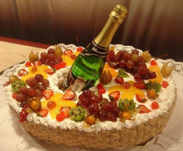 украшение торта фруктами