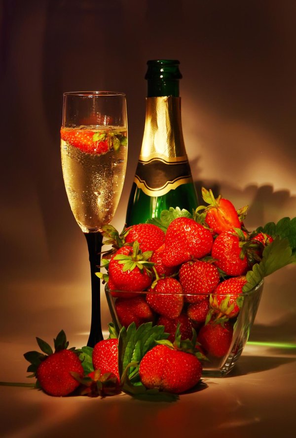 шампанское клубника