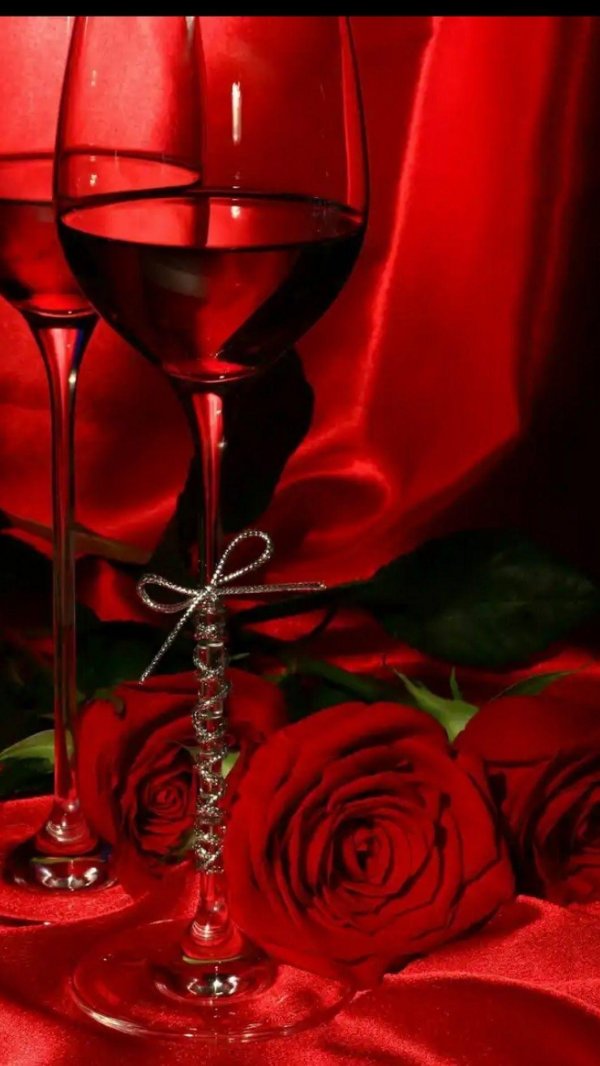 роза в бокале