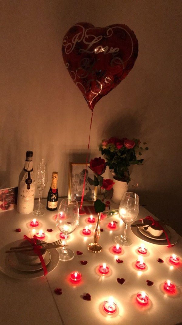 романтический стол