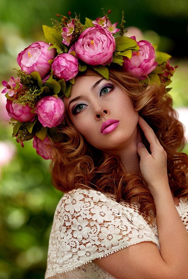девушка в цветах