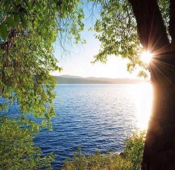 озеро на закате