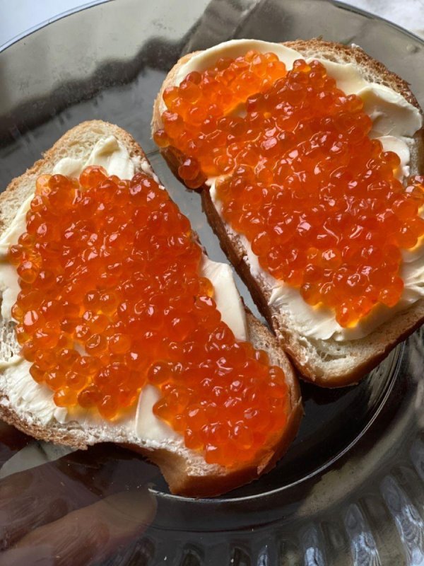 бутер с икрой