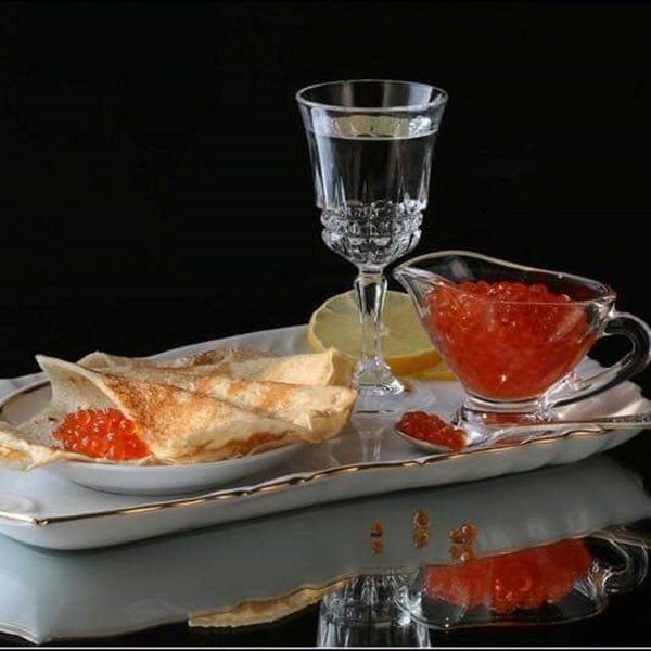 стопка водки икра