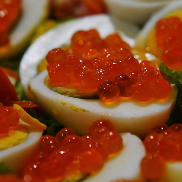 яйца фаршир икрой