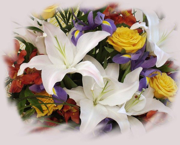 красивый букет с лилиями