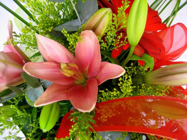 букет лилий