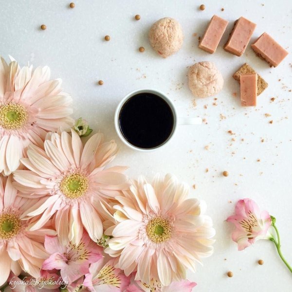 цветы и кофе