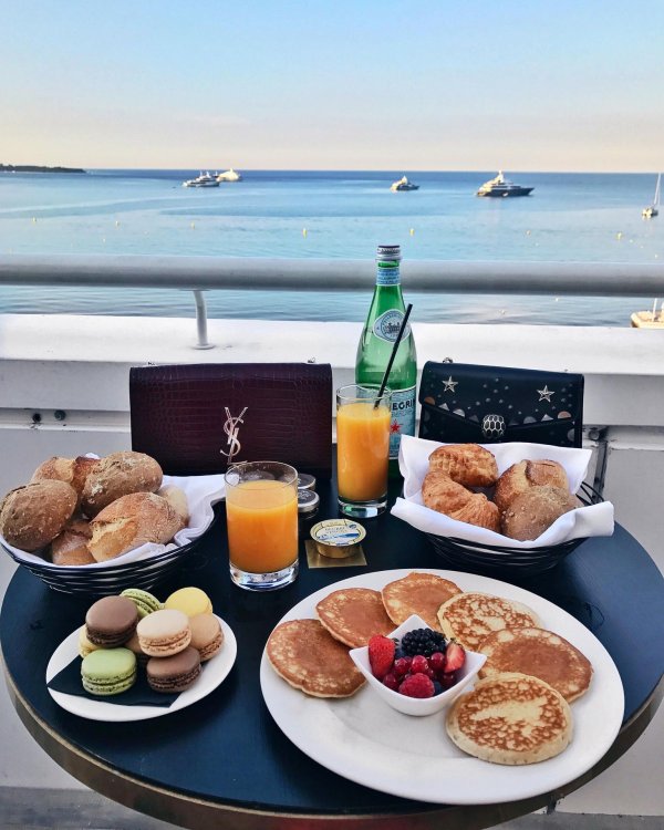 шикарный завтрак