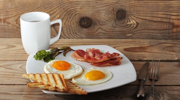 яичница с беконом