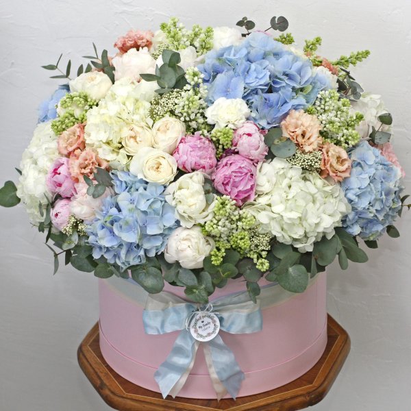 коробки с гортензией