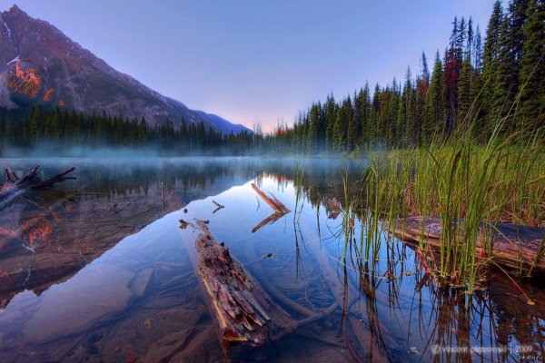 горы с озером