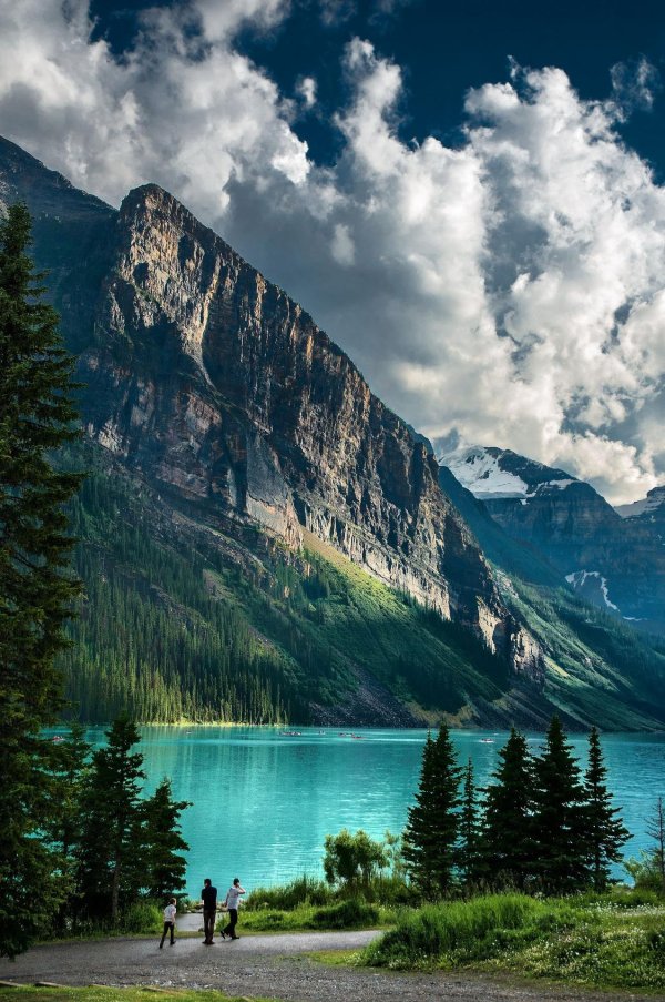 озеро лейк луиз канада