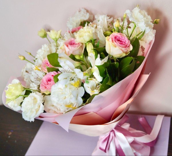 эустома и альстромерия