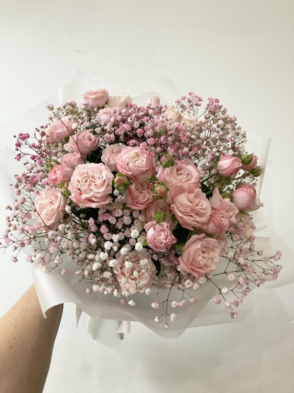 роза и гипсофила