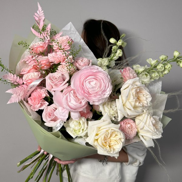 пионовидная кустовая роза