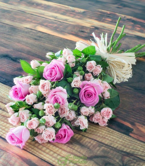 кустовая роза букет