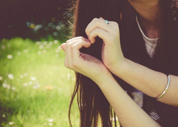 сердечка руками