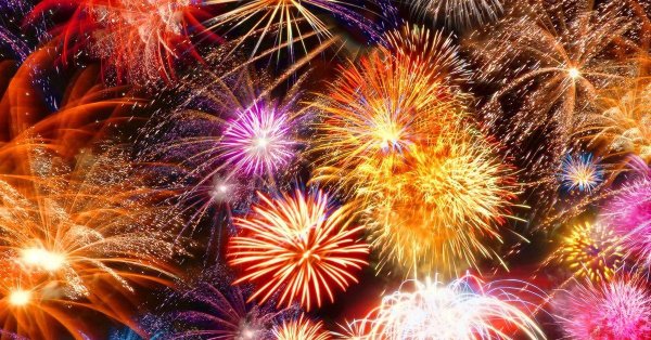 праздничный фейерверк