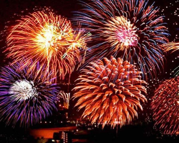 праздничный фейерверк