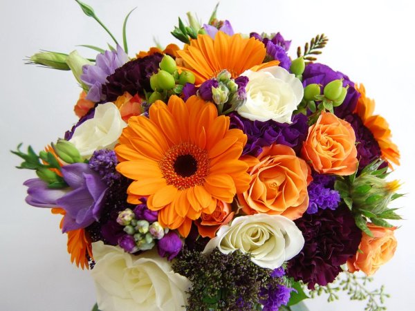яркие букеты