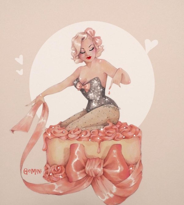 девушка выпрыгивает из торта