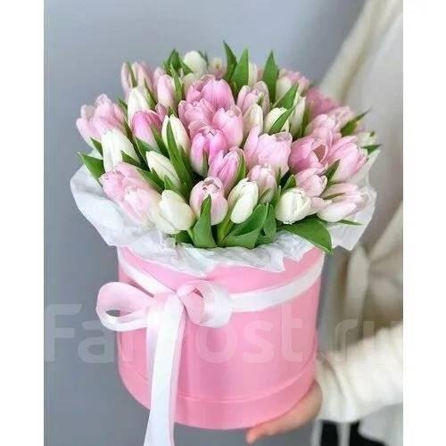 коробка с тюльпанами
