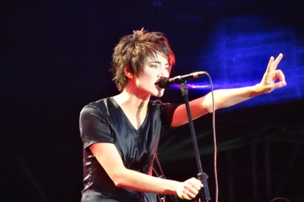 российская певица похожая на земфиру