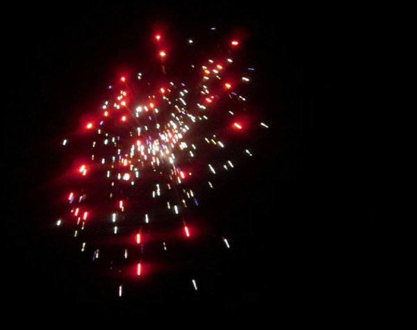 салют красный