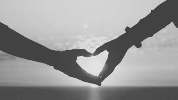 руки влюбленные