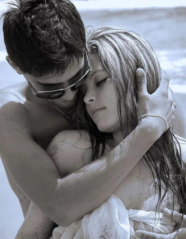 красивая девушка с парнем