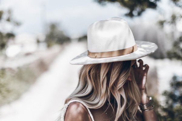 шляпа стильная