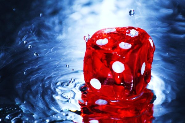 кубик игральный