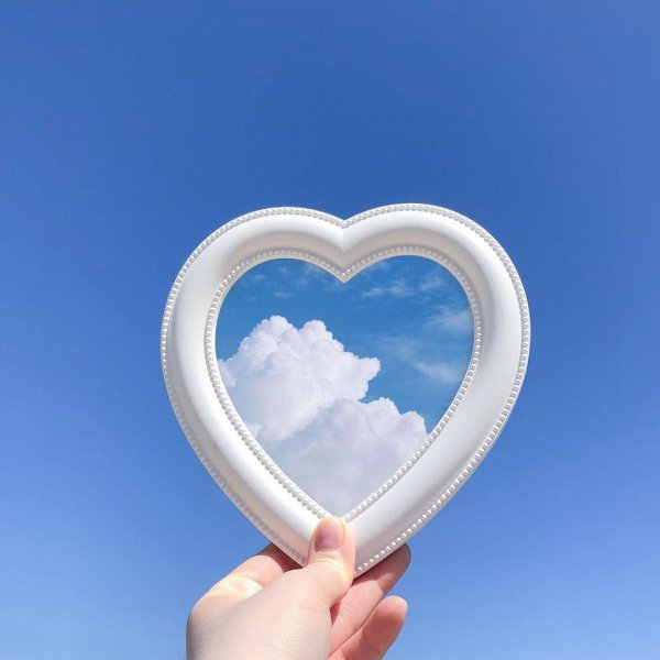 настенное зеркало