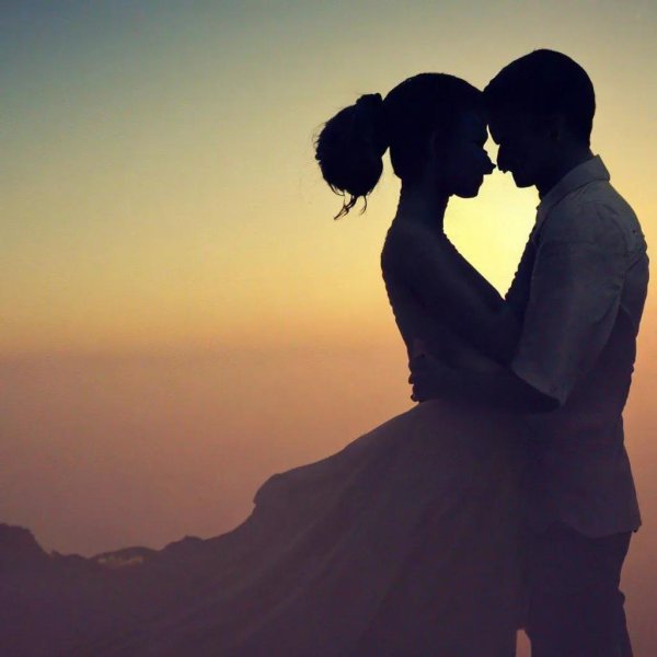 пары на закате