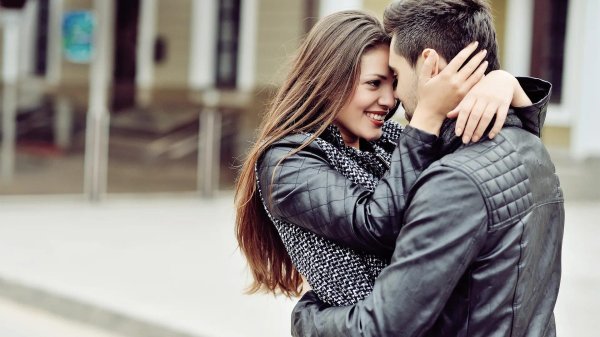 девушки с парнем