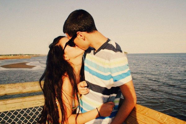 девушки с парнем