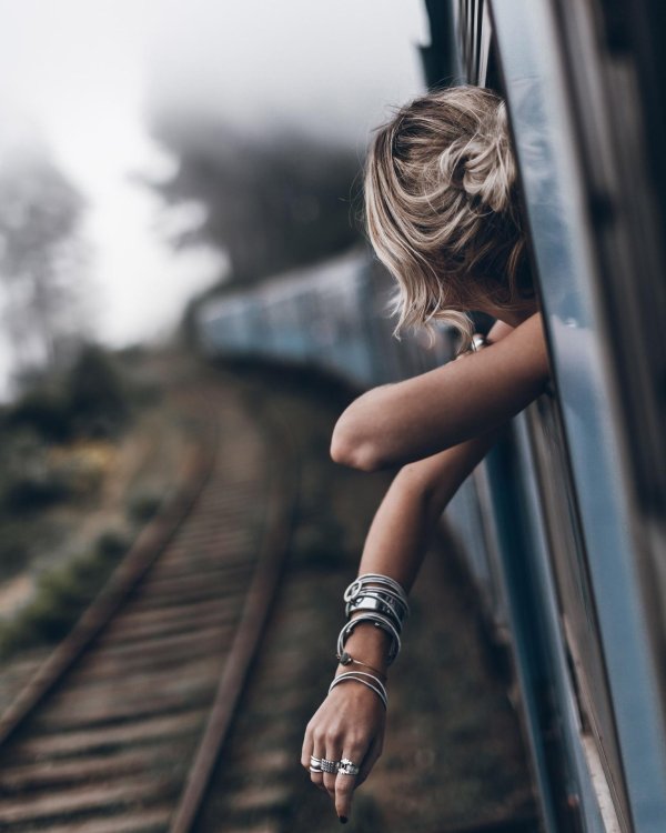 картина поезд